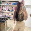 Leopárdmintás top és bézs öves short